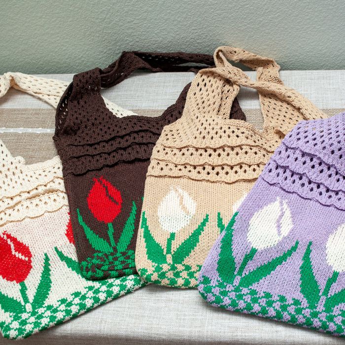 Tulip-Pattern Cotton Knit Shoulder Bag