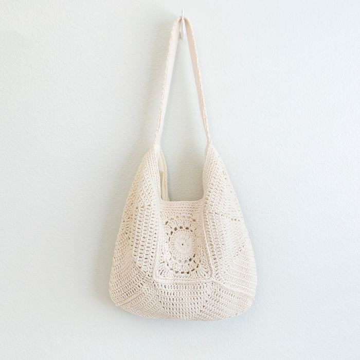 Crochet Shoulder Bag with Medallion Front Pattern