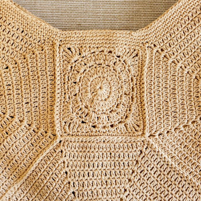 Crochet Shoulder Bag with Medallion Front Pattern