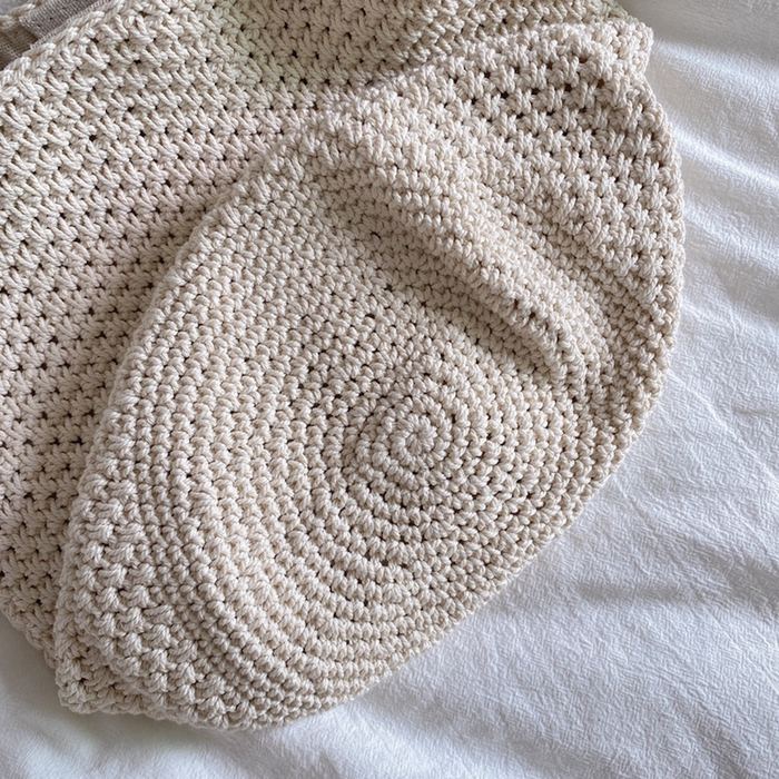 Minimal Cotton Bucket Shoulder Bag with Wide Strap