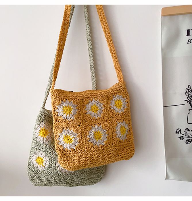 Daisy Granny-Square Crochet Shoulder Bag