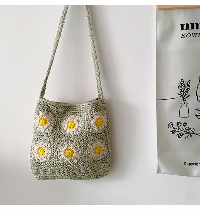 Daisy Granny-Square Crochet Shoulder Bag