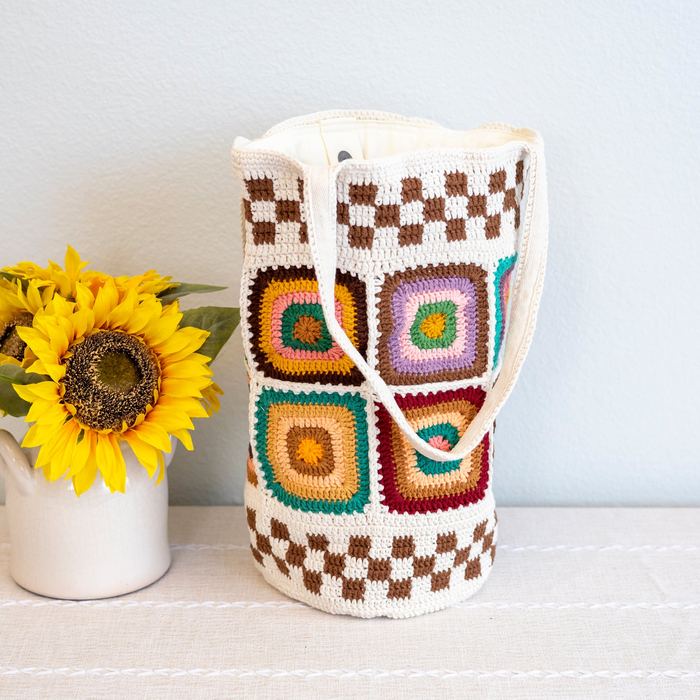 Colorful Granny Square Crochet Tote with Checkered Borders