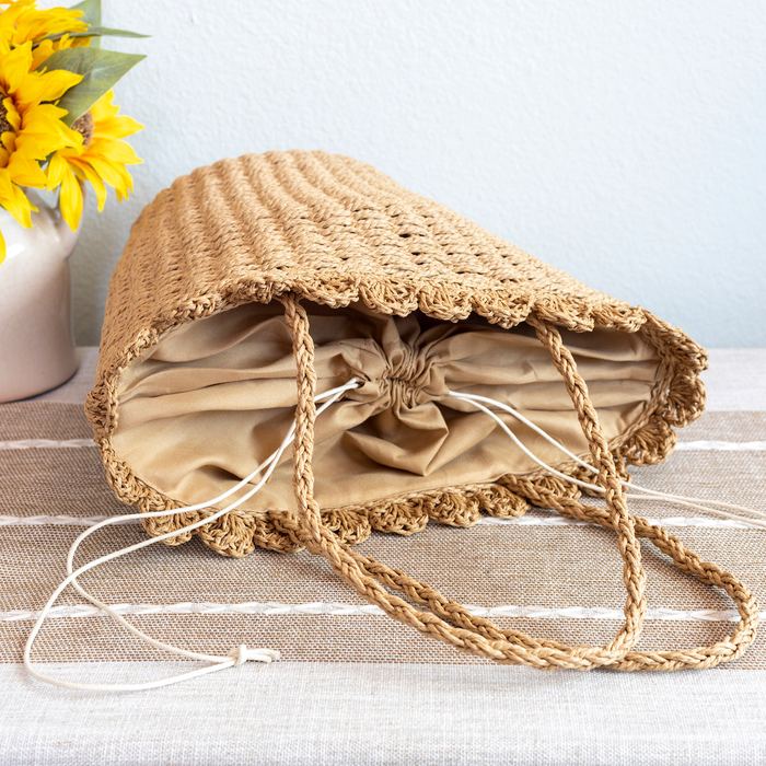 Tapered Straw Basket Tote with Scalloped Rim