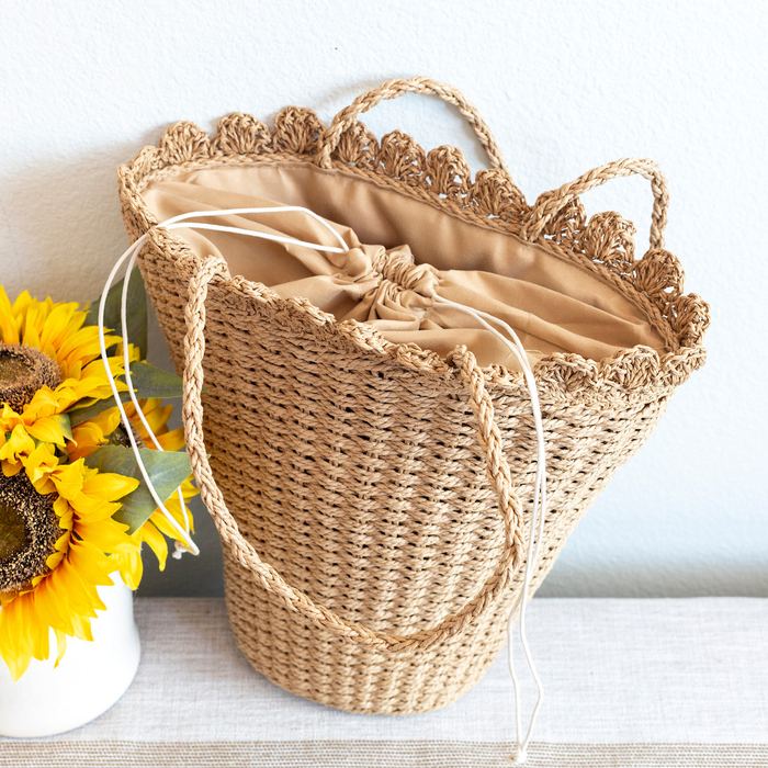 Tapered Straw Basket Tote with Scalloped Rim