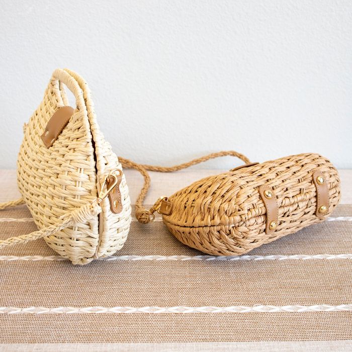 Compact Shell-Shaped Straw Crossbody with Front Tab
