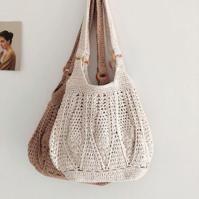 Rounded Cotton Knit Shoulder Bag with Vertical Twist Texture